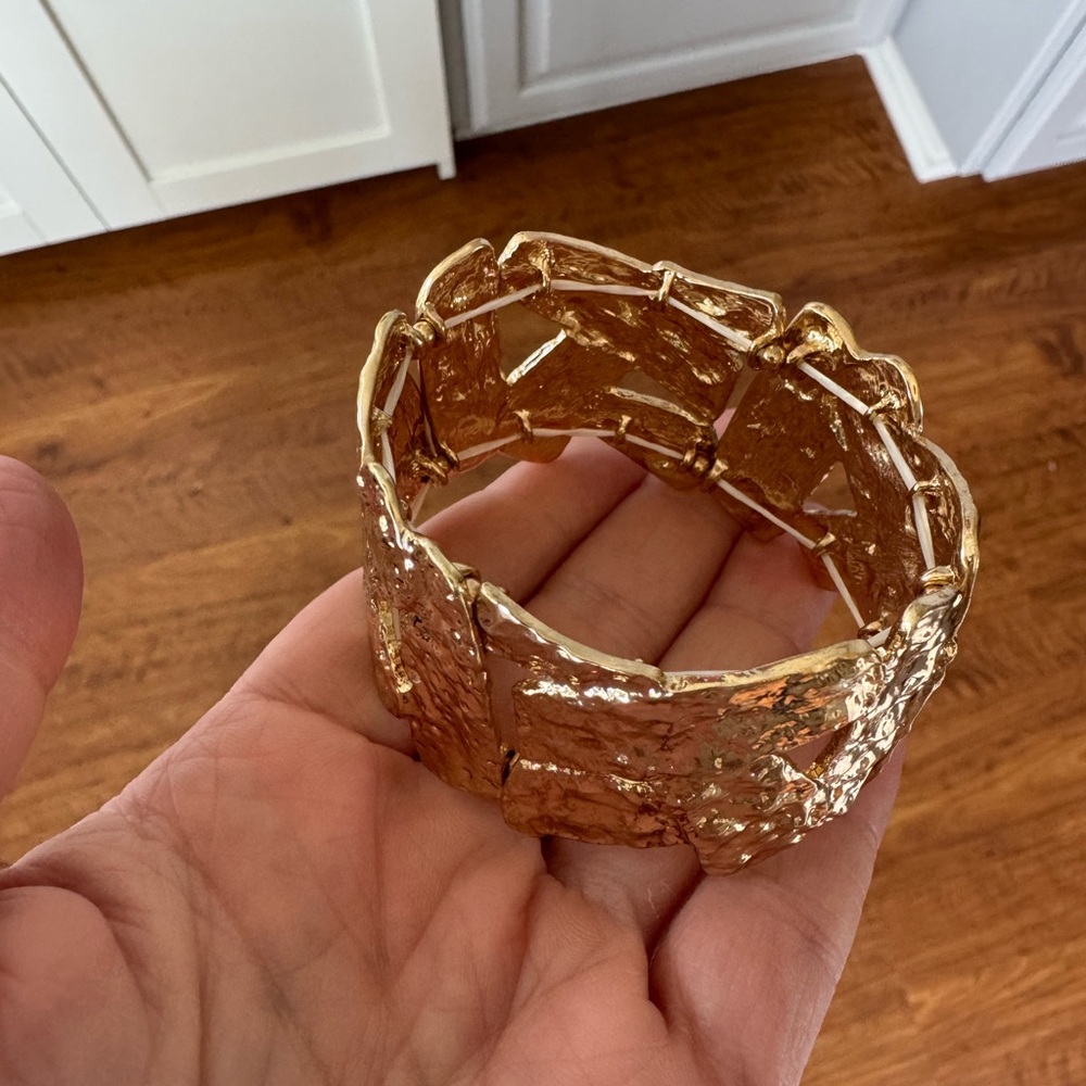 Textured Gold Bansri Bracelet